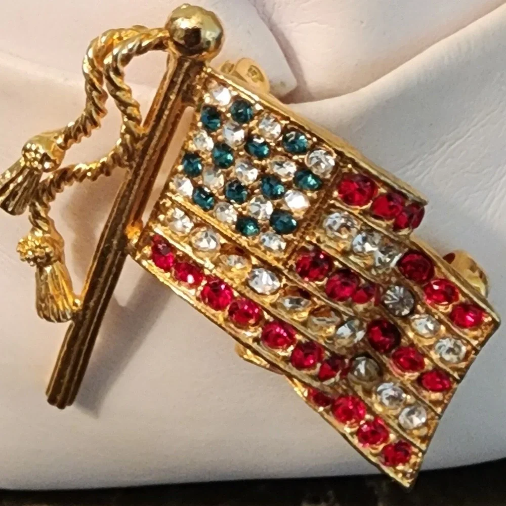 Vintage Gold Color Fashion Flag Pin with Red White and Blue Rhinestones